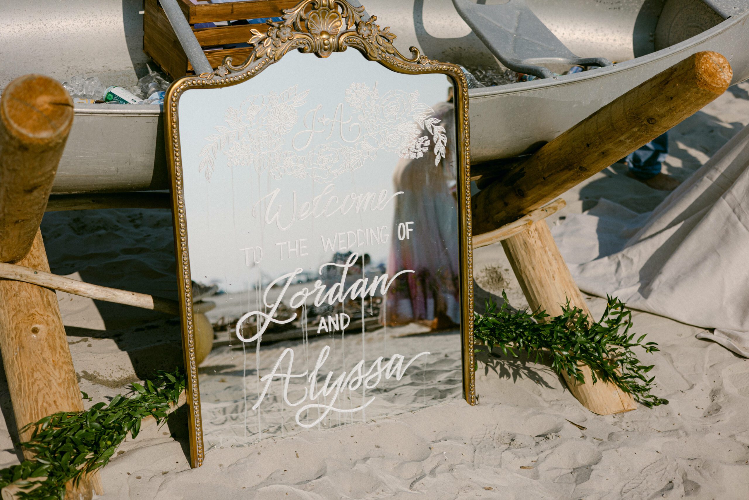 beach wedding, blue goblets gold chargers