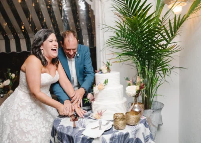 cutting wedding cake