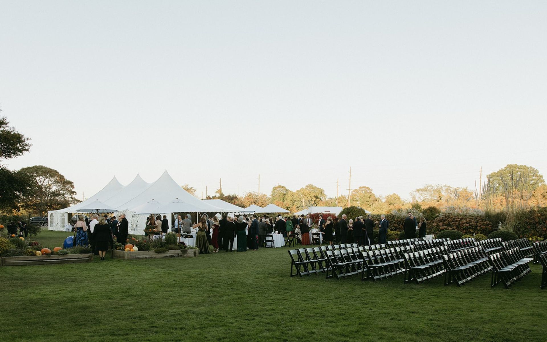 High peak tent at Isaac Smith Vineyard for a wedding reception