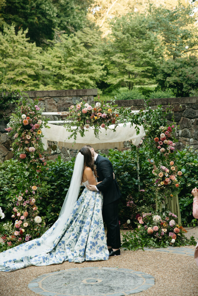 bride and groom at outdoor ceremony