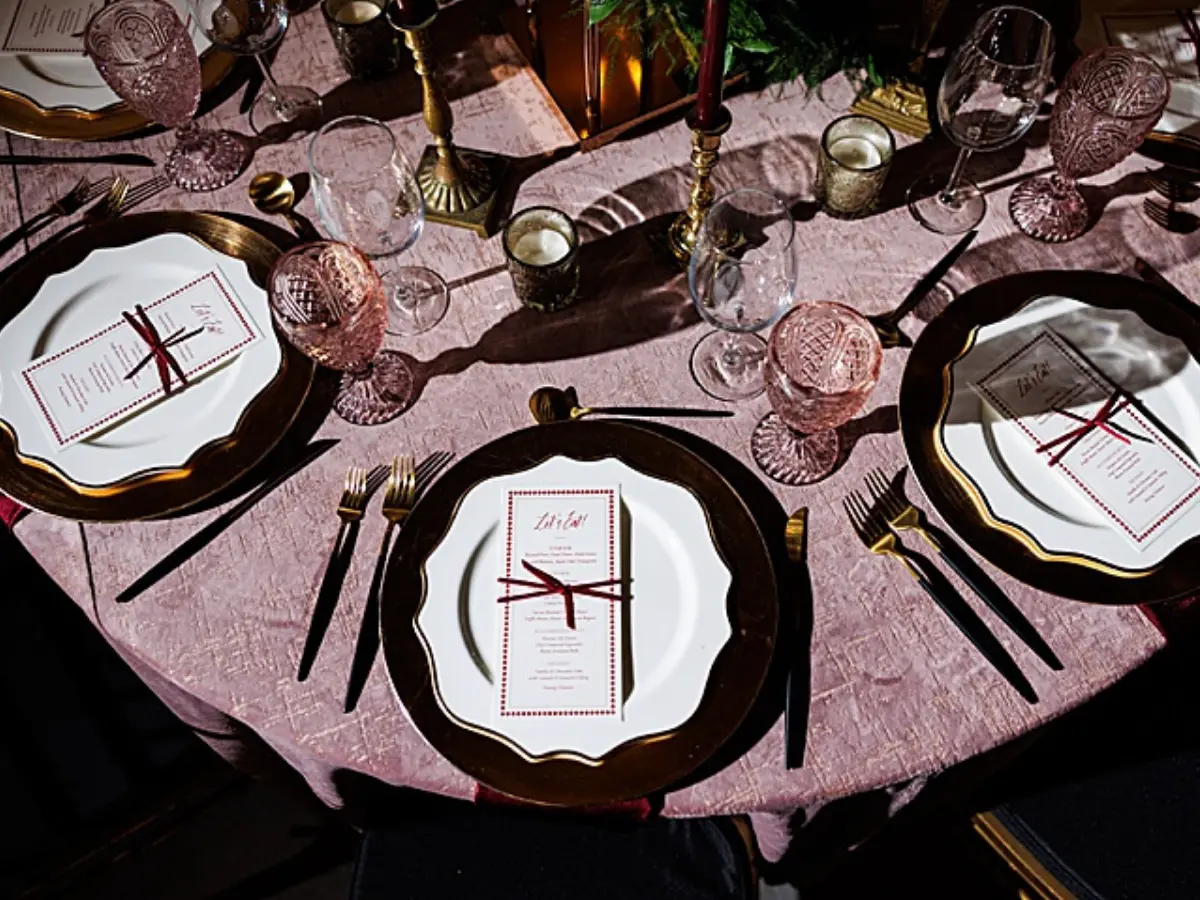 Valentine's Day themed tabletop at Sunnybrae Mansion Farm